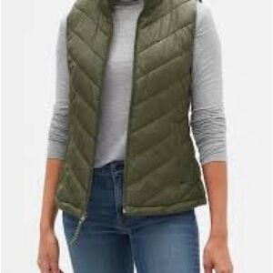 Gap Warmest Puffer Vest in Olive Green